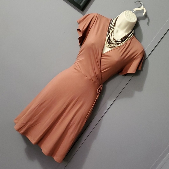 Stunning Creamy Musk Faux Wrap Top Dress - Picture 8 of 8